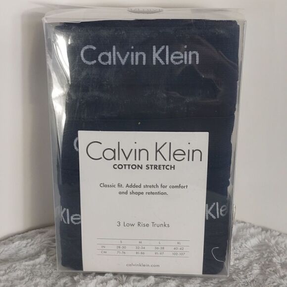 Calvin Klein 3 pack Low Rise Trunks - Picture 2 of 4